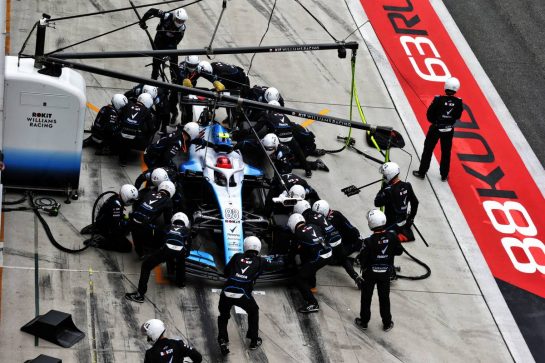 Robert Kubica (POL) Williams Racing FW42 makes a pit stop.
14.04.2019. Formula 1 World Championship, Rd 3, Chinese Grand Prix, Shanghai, China, Race Day.
- www.xpbimages.com, EMail: requests@xpbimages.com - copy of publication required for printed pictures. Every used picture is fee-liable. © Copyright: Bearne / XPB Images