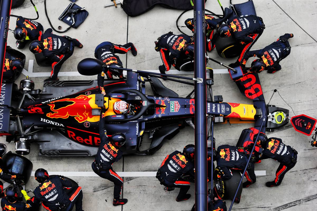 Max Verstappen (NLD) Red Bull Racing RB15 makes a pit stop. 