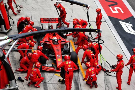 Sebastian Vettel (GER) Ferrari SF90 makes a pit stop.
14.04.2019. Formula 1 World Championship, Rd 3, Chinese Grand Prix, Shanghai, China, Race Day.
- www.xpbimages.com, EMail: requests@xpbimages.com - copy of publication required for printed pictures. Every used picture is fee-liable. © Copyright: Bearne / XPB Images