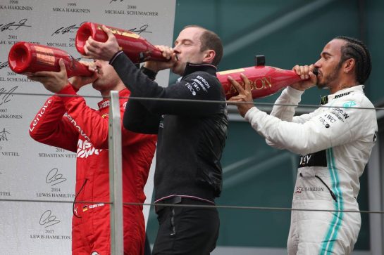 Sebastian Vettel (GER) Ferrari SF90 and Lewis Hamilton (GBR) Mercedes AMG F1.
14.04.2019. Formula 1 World Championship, Rd 3, Chinese Grand Prix, Shanghai, China, Race Day.
- www.xpbimages.com, EMail: requests@xpbimages.com - copy of publication required for printed pictures. Every used picture is fee-liable. © Copyright: Batchelor / XPB Images