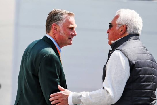 (L to R): Sean Bratches (USA) Formula 1 Managing Director, Commercial Operations with Lawrence Stroll (CDN) Racing Point F1 Team Investor.
26.04.2019. Formula 1 World Championship, Rd 4, Azerbaijan Grand Prix, Baku Street Circuit, Azerbaijan, Practice Day.
- www.xpbimages.com, EMail: requests@xpbimages.com - copy of publication required for printed pictures. Every used picture is fee-liable. © Copyright: Moy / XPB Images