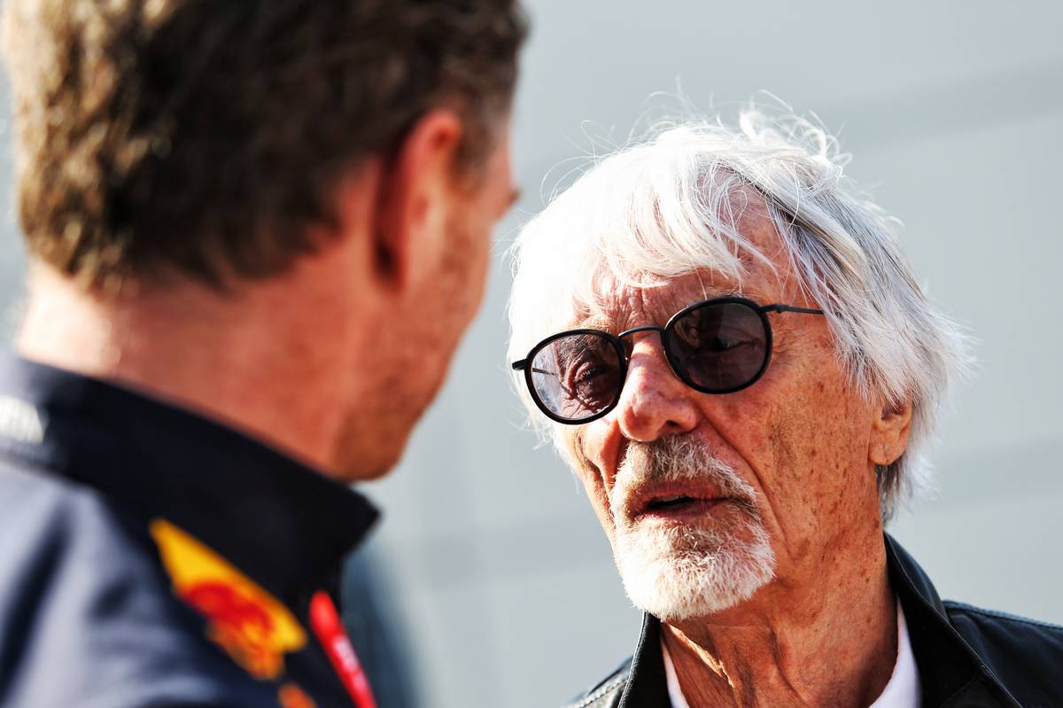 (L to R): Christian Horner (GBR) Red Bull Racing Team Principal with Bernie Ecclestone (GBR). 26.04.2019. Formula 1 World Championship, Rd 4, Azerbaijan Grand Prix, Baku Street Circuit, Azerbaijan, Practice Day. - www.xpbimages.com, EMail: requests@xpbimages.com - copy of publication required for printed pictures. Every used picture is fee-liable. © Copyright: Moy / XPB Images