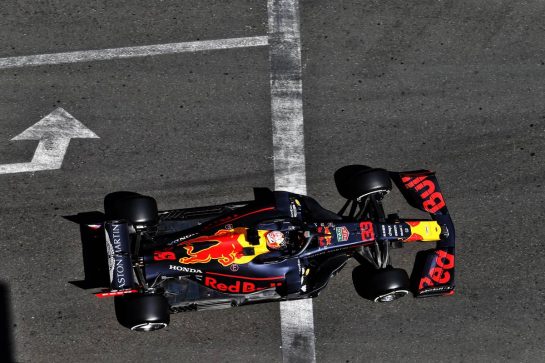 Max Verstappen (NLD) Red Bull Racing RB15.
27.04.2019. Formula 1 World Championship, Rd 4, Azerbaijan Grand Prix, Baku Street Circuit, Azerbaijan, Qualifying Day.
- www.xpbimages.com, EMail: requests@xpbimages.com - copy of publication required for printed pictures. Every used picture is fee-liable. © Copyright: Moy / XPB Images