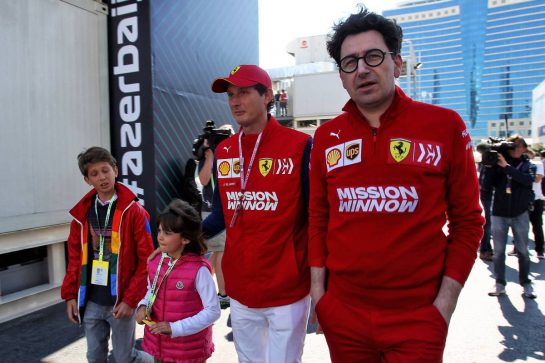 (L to R): John Elkann (ITA) FIAT Chrysler Automobiles Chairman with Mattia Binotto (ITA) Ferrari Team Principal.
27.04.2019. Formula 1 World Championship, Rd 4, Azerbaijan Grand Prix, Baku Street Circuit, Azerbaijan, Qualifying Day.
- www.xpbimages.com, EMail: requests@xpbimages.com - copy of publication required for printed pictures. Every used picture is fee-liable. © Copyright: Photo4 / XPB Images