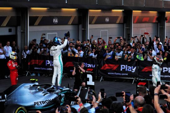 Race winner Valtteri Bottas (FIN) Mercedes AMG F1 W10 celebrates in parc ferme.
28.04.2019. Formula 1 World Championship, Rd 4, Azerbaijan Grand Prix, Baku Street Circuit, Azerbaijan, Race Day.
- www.xpbimages.com, EMail: requests@xpbimages.com - copy of publication required for printed pictures. Every used picture is fee-liable. © Copyright: Photo4 / XPB Images