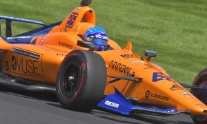 Alonso hits the wall in Indy 500 practice!