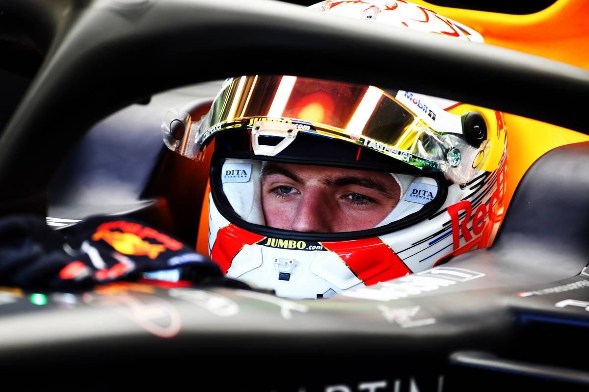 Max Verstappen (NLD) Red Bull Racing RB15.