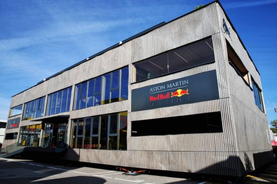 Red Bull Racing and Scuderia Toro Rosso motorhome.
09.05.2019. Formula 1 World Championship, Rd 5, Spanish Grand Prix, Barcelona, Spain, Preparation Day.
- www.xpbimages.com, EMail: requests@xpbimages.com - copy of publication required for printed pictures. Every used picture is fee-liable. © Copyright: Batchelor / XPB Images