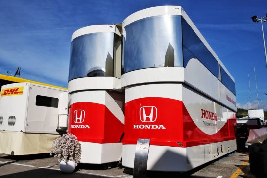 Honda motorhome.
09.05.2019. Formula 1 World Championship, Rd 5, Spanish Grand Prix, Barcelona, Spain, Preparation Day.
- www.xpbimages.com, EMail: requests@xpbimages.com - copy of publication required for printed pictures. Every used picture is fee-liable. © Copyright: Batchelor / XPB Images