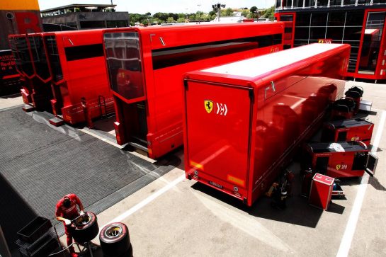 Ferrari mechanic working behind trucks in the paddock.
09.05.2019. Formula 1 World Championship, Rd 5, Spanish Grand Prix, Barcelona, Spain, Preparation Day.
- www.xpbimages.com, EMail: requests@xpbimages.com - copy of publication required for printed pictures. Every used picture is fee-liable. © Copyright: Photo4 / XPB Images