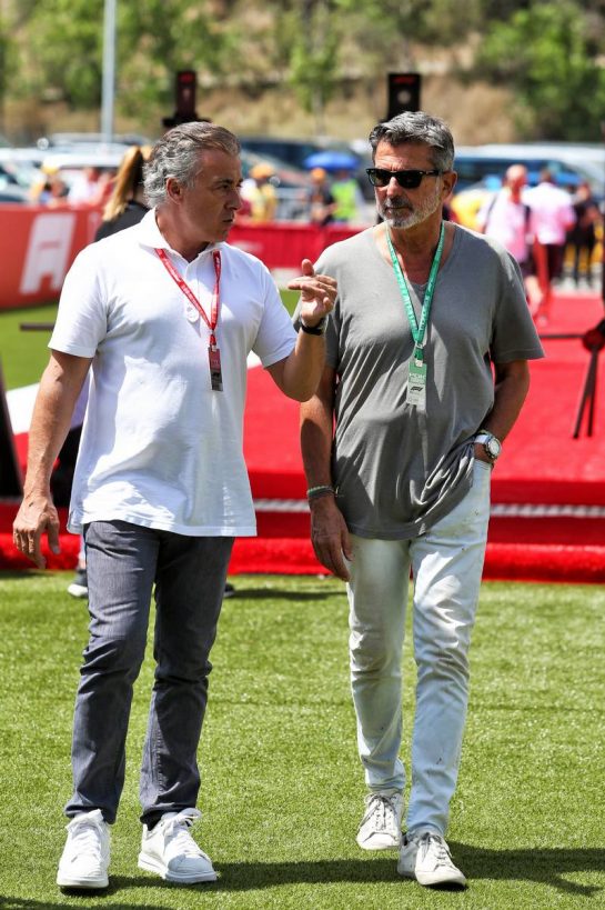 (L to R): Jean Alesi (FRA) with Enrico Zanarini (ITA).
10.05.2019. Formula 1 World Championship, Rd 5, Spanish Grand Prix, Barcelona, Spain, Practice Day.
- www.xpbimages.com, EMail: requests@xpbimages.com - copy of publication required for printed pictures. Every used picture is fee-liable. © Copyright: Moy / XPB Images