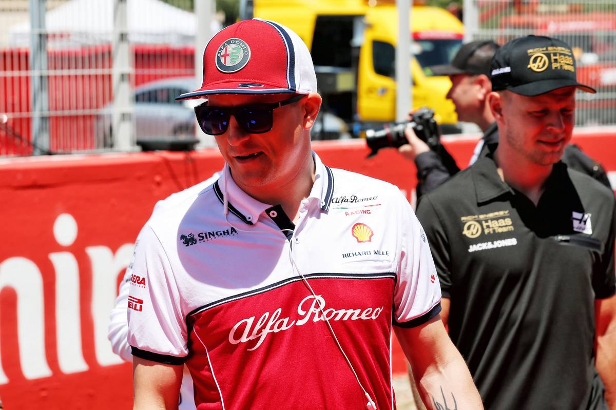 Kimi Raikkonen (FIN) Alfa Romeo Racing on the drivers parade.