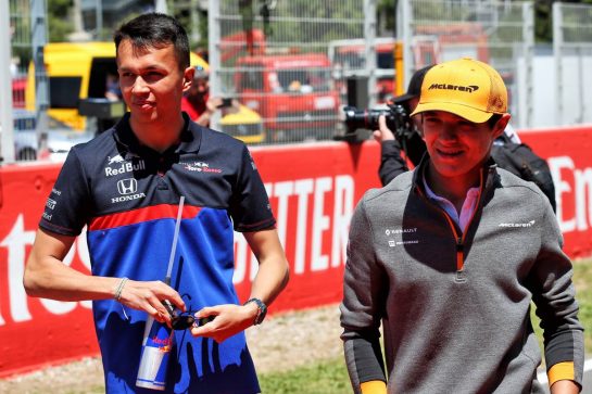 (L to R): Alexander Albon (THA) Scuderia Toro Rosso and Lando Norris (GBR) McLaren on the drivers parade.
12.05.2019. Formula 1 World Championship, Rd 5, Spanish Grand Prix, Barcelona, Spain, Race Day.
- www.xpbimages.com, EMail: requests@xpbimages.com - copy of publication required for printed pictures. Every used picture is fee-liable. © Copyright: Batchelor / XPB Images