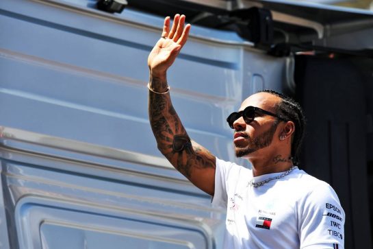 Lewis Hamilton (GBR) Mercedes AMG F1 on the drivers parade.
12.05.2019. Formula 1 World Championship, Rd 5, Spanish Grand Prix, Barcelona, Spain, Race Day.
- www.xpbimages.com, EMail: requests@xpbimages.com - copy of publication required for printed pictures. Every used picture is fee-liable. © Copyright: Batchelor / XPB Images