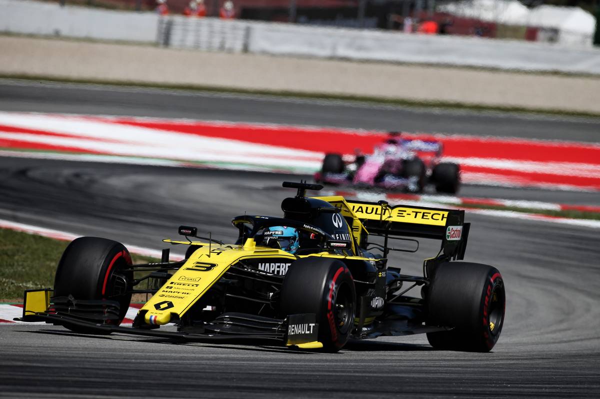 Daniel Ricciardo (AUS) Renault F1 Team RS19.