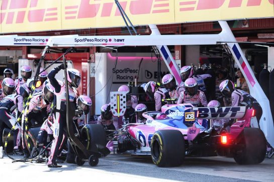 Lance Stroll (CDN) Racing Point F1 Team RP19 makes a pit stop.
12.05.2019. Formula 1 World Championship, Rd 5, Spanish Grand Prix, Barcelona, Spain, Race Day.
- www.xpbimages.com, EMail: requests@xpbimages.com - copy of publication required for printed pictures. Every used picture is fee-liable. © Copyright: Batchelor / XPB Images