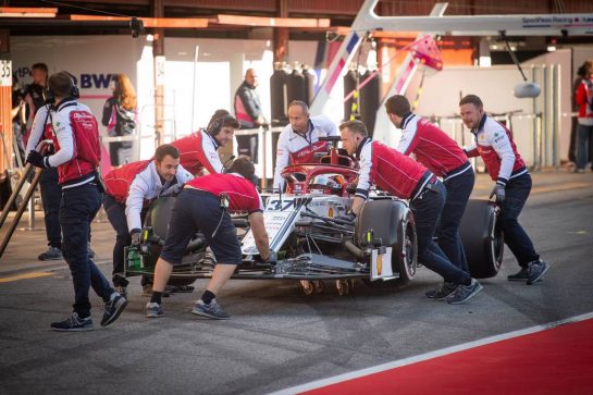 Callum Ilott (GBR) Alfa Romeo Racing C38 Test Driver.
14.05.2019. Formula One In Season Testing, Day One, Barcelona, Spain. Tuesday.
- www.xpbimages.com, EMail: requests@xpbimages.com - copy of publication required for printed pictures. Every used picture is fee-liable. © Copyright: Bearne / XPB Images