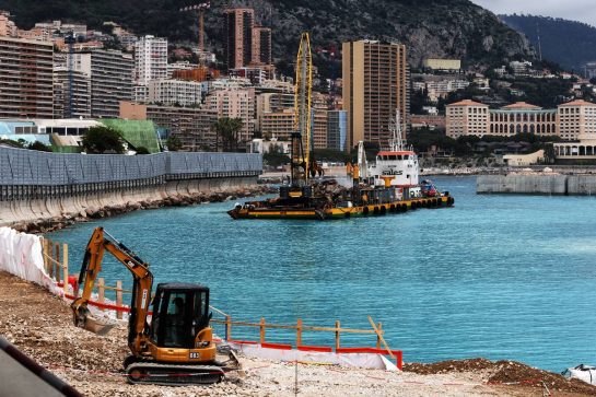 Construction work around the circuit.
22.05.2019. Formula 1 World Championship, Rd 6, Monaco Grand Prix, Monte Carlo, Monaco, Preparation Day.
- www.xpbimages.com, EMail: requests@xpbimages.com - copy of publication required for printed pictures. Every used picture is fee-liable. © Copyright: Moy / XPB Images