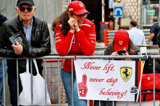 Circuit atmosphere - Sebastian Vettel (GER) Ferrari fans and banner.
22.05.2019. Formula 1 World Championship, Rd 6, Monaco Grand Prix, Monte Carlo, Monaco, Preparation Day.
- www.xpbimages.com, EMail: requests@xpbimages.com - copy of publication required for printed pictures. Every used picture is fee-liable. © Copyright: Photo4 / XPB Images