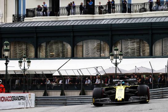 Daniel Ricciardo (AUS) Renault F1 Team RS19.
23.05.2019. Formula 1 World Championship, Rd 6, Monaco Grand Prix, Monte Carlo, Monaco, Practice Day.
- www.xpbimages.com, EMail: requests@xpbimages.com - copy of publication required for printed pictures. Every used picture is fee-liable. © Copyright: Bearne / XPB Images