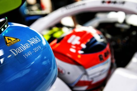 Robert Kubica (POL) Williams Racing FW42 - tribute to Niki Lauda.
23.05.2019. Formula 1 World Championship, Rd 6, Monaco Grand Prix, Monte Carlo, Monaco, Practice Day.
- www.xpbimages.com, EMail: requests@xpbimages.com - copy of publication required for printed pictures. Every used picture is fee-liable. © Copyright: Batchelor / XPB Images