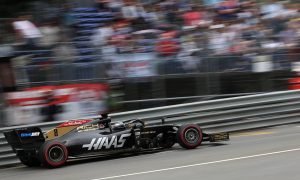 Comms glitch: Grosjean and Magnussen black flagged in FP1