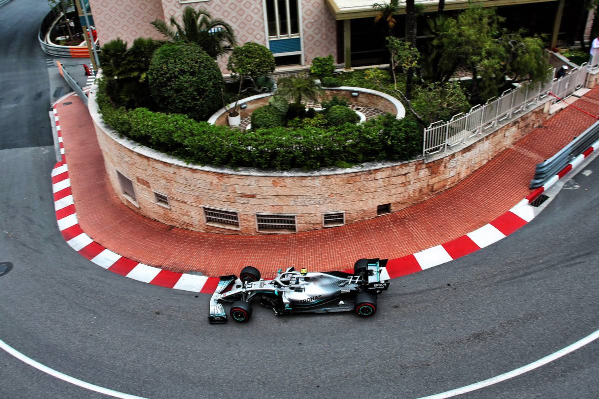 Valtteri Bottas (FIN) Mercedes AMG F1 W10.