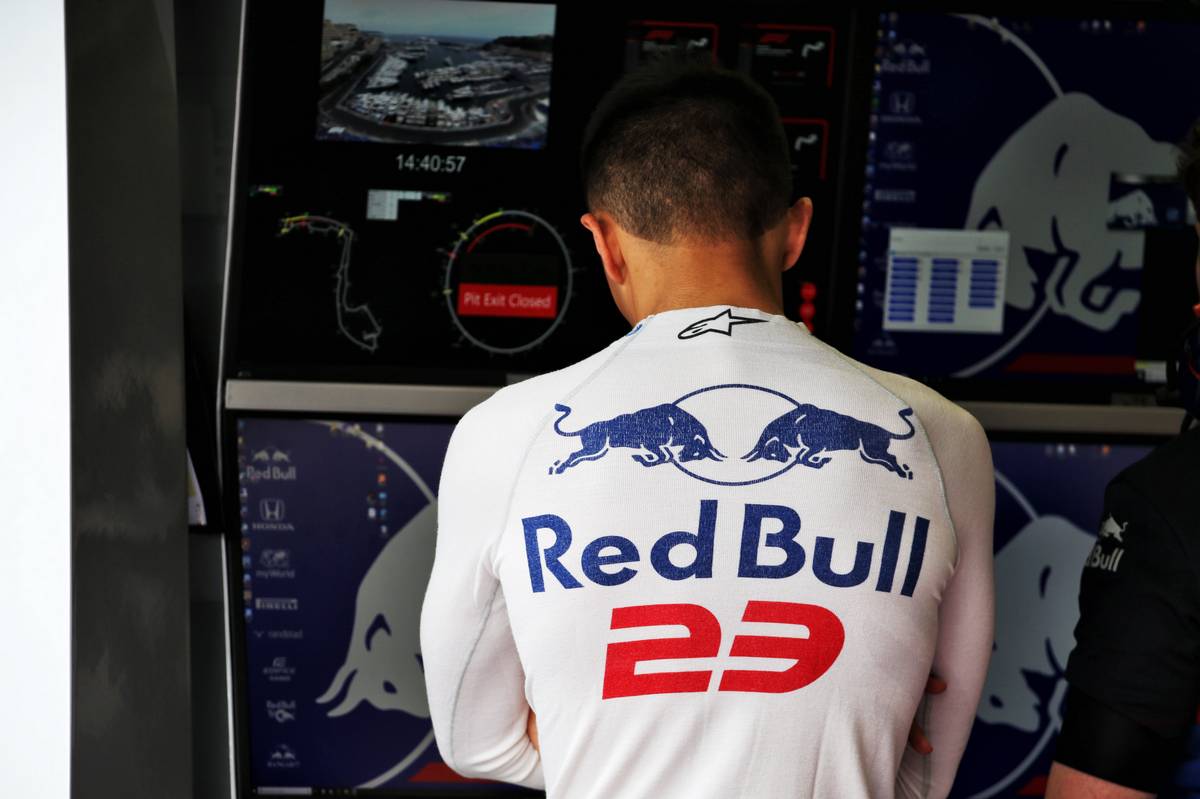 Alexander Albon (THA) Scuderia Toro Rosso.