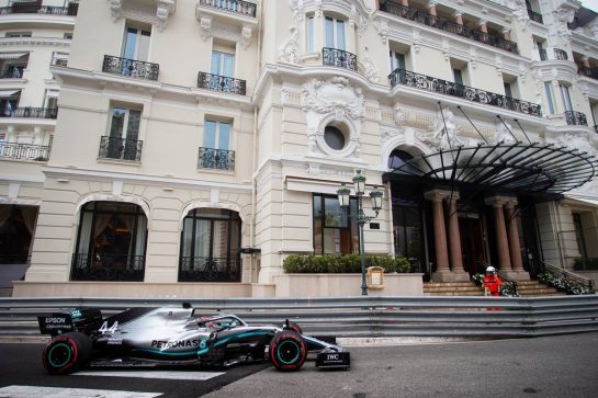 Lewis Hamilton (GBR) Mercedes AMG F1 W10.
23.05.2019. Formula 1 World Championship, Rd 6, Monaco Grand Prix, Monte Carlo, Monaco, Practice Day.
- www.xpbimages.com, EMail: requests@xpbimages.com - copy of publication required for printed pictures. Every used picture is fee-liable. © Copyright: Bearne / XPB Images