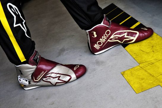 Daniel Ricciardo (AUS) Renault F1 Team - Alpinestars Racing Boots.
25.05.2019. Formula 1 World Championship, Rd 6, Monaco Grand Prix, Monte Carlo, Monaco, Qualifying Day.
- www.xpbimages.com, EMail: requests@xpbimages.com - copy of publication required for printed pictures. Every used picture is fee-liable. © Copyright: Batchelor / XPB Images