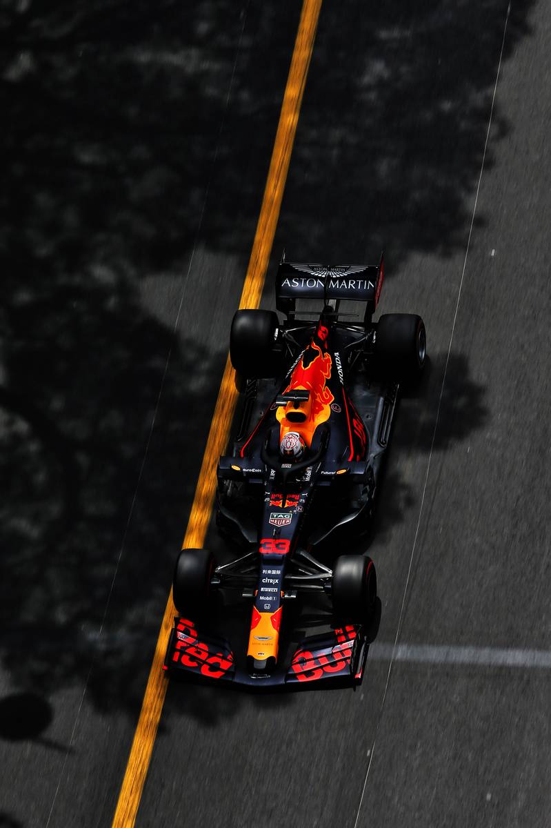 Max Verstappen (NLD) Red Bull Racing RB15.