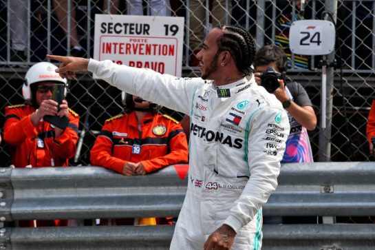 Lewis Hamilton (GBR) Mercedes AMG F1 celebrates his pole position in qualifying parc ferme.
25.05.2019. Formula 1 World Championship, Rd 6, Monaco Grand Prix, Monte Carlo, Monaco, Qualifying Day.
- www.xpbimages.com, EMail: requests@xpbimages.com - copy of publication required for printed pictures. Every used picture is fee-liable. © Copyright: Batchelor / XPB Images
