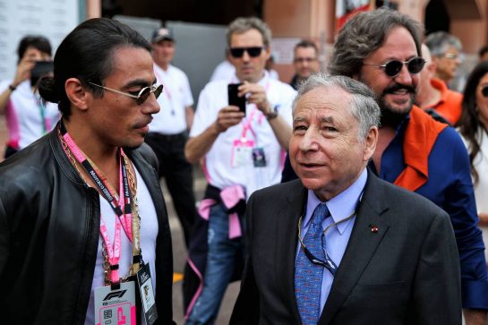 (L to R): Salt Bae (Nusret Gokce) (TUR) Butcher, with Jean Todt (FRA) FIA President.
26.05.2019. Formula 1 World Championship, Rd 6, Monaco Grand Prix, Monte Carlo, Monaco, Race Day.
- www.xpbimages.com, EMail: requests@xpbimages.com - copy of publication required for printed pictures. Every used picture is fee-liable. © Copyright: Batchelor / XPB Images