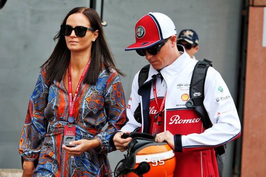 Kimi Raikkonen (FIN) Alfa Romeo Racing with his wife Minttu Raikkonen (FIN).
26.05.2019. Formula 1 World Championship, Rd 6, Monaco Grand Prix, Monte Carlo, Monaco, Race Day.
- www.xpbimages.com, EMail: requests@xpbimages.com - copy of publication required for printed pictures. Every used picture is fee-liable. © Copyright: Moy / XPB Images