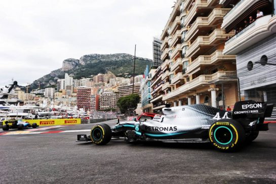 Lewis Hamilton (GBR) Mercedes AMG F1 W10.
26.05.2019. Formula 1 World Championship, Rd 6, Monaco Grand Prix, Monte Carlo, Monaco, Race Day.
 - www.xpbimages.com, EMail: requests@xpbimages.com - copy of publication required for printed pictures. Every used picture is fee-liable. © Copyright: Bearne / XPB Images