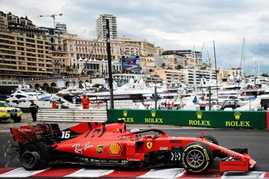Charles Leclerc (MON) Ferrari SF90 with a puncture.
26.05.2019. Formula 1 World Championship, Rd 6, Monaco Grand Prix, Monte Carlo, Monaco, Race Day.
- www.xpbimages.com, EMail: requests@xpbimages.com - copy of publication required for printed pictures. Every used picture is fee-liable. © Copyright: Photo4 / XPB Images