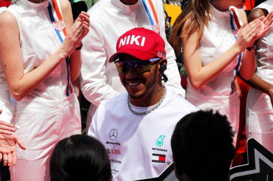 Lewis Hamilton (GBR) Mercedes AMG F1 on the drivers parade.
26.05.2019. Formula 1 World Championship, Rd 6, Monaco Grand Prix, Monte Carlo, Monaco, Race Day.
- www.xpbimages.com, EMail: requests@xpbimages.com - copy of publication required for printed pictures. Every used picture is fee-liable. © Copyright: Photo4 / XPB Images