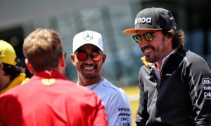 Alonso 'open' to F1 offers - held talks with Mercedes