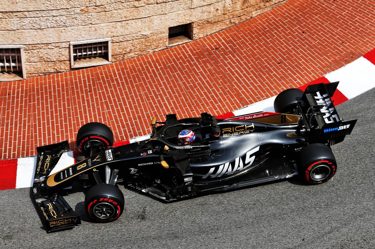 Romain Grosjean (FRA) Haas F1 Team VF-19.