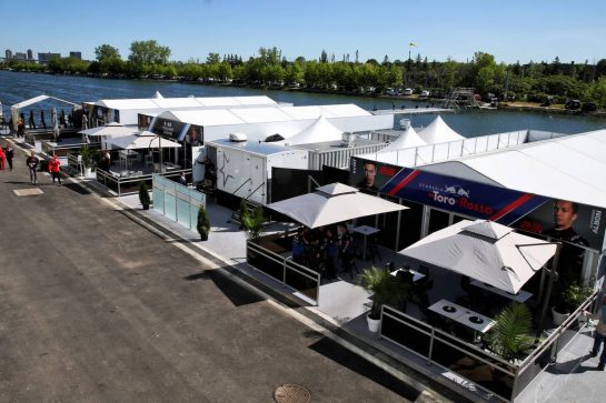 The paddock.
06.06.2019. Formula 1 World Championship, Rd 7, Canadian Grand Prix, Montreal, Canada, Preparation Day.
- www.xpbimages.com, EMail: requests@xpbimages.com - copy of publication required for printed pictures. Every used picture is fee-liable. © Copyright: Batchelor / XPB Images