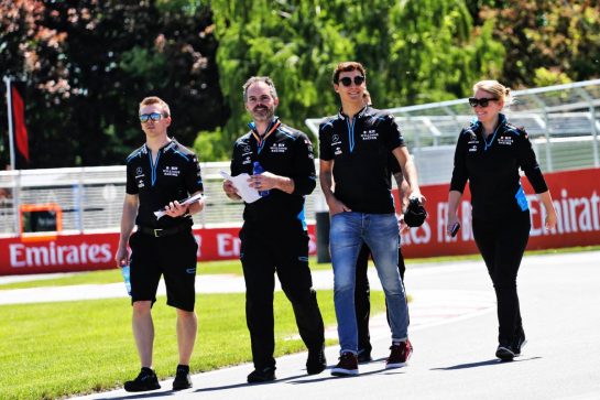 George Russell (GBR) Williams Racing walks the circuit with the team.
06.06.2019. Formula 1 World Championship, Rd 7, Canadian Grand Prix, Montreal, Canada, Preparation Day.
- www.xpbimages.com, EMail: requests@xpbimages.com - copy of publication required for printed pictures. Every used picture is fee-liable. © Copyright: Bearne / XPB Images