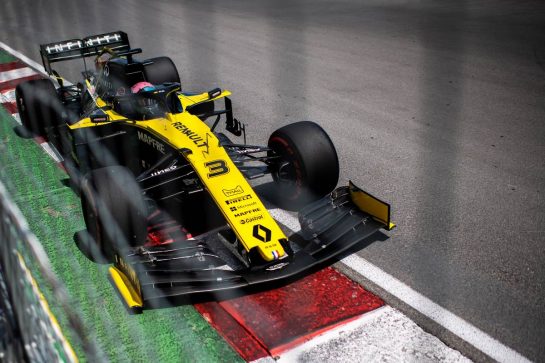 Daniel Ricciardo (AUS) Renault F1 Team RS19.
08.06.2019. Formula 1 World Championship, Rd 7, Canadian Grand Prix, Montreal, Canada, Qualifying Day.
- www.xpbimages.com, EMail: requests@xpbimages.com - copy of publication required for printed pictures. Every used picture is fee-liable. © Copyright: Price / XPB Images