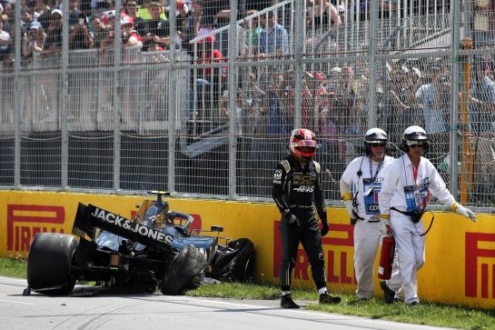 Kevin Magnussen (DEN) Haas VF-19 crashed in qualifying.
08.06.2019. Formula 1 World Championship, Rd 7, Canadian Grand Prix, Montreal, Canada, Qualifying Day.
- www.xpbimages.com, EMail: requests@xpbimages.com - copy of publication required for printed pictures. Every used picture is fee-liable. © Copyright: Batchelor / XPB Images