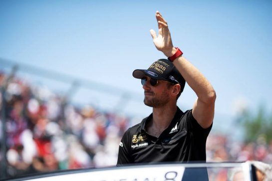 Romain Grosjean (FRA) Haas F1 Team on the drivers parade.
09.06.2019. Formula 1 World Championship, Rd 7, Canadian Grand Prix, Montreal, Canada, Race Day.
- www.xpbimages.com, EMail: requests@xpbimages.com - copy of publication required for printed pictures. Every used picture is fee-liable. © Copyright: Price / XPB Images