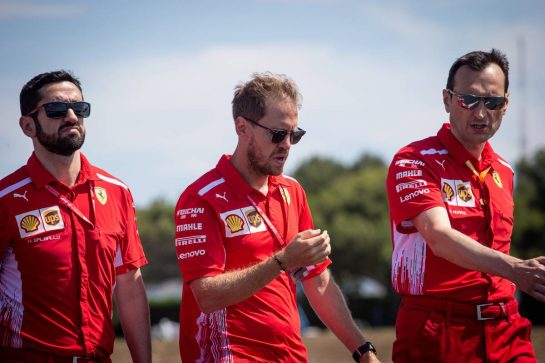 Sebastian Vettel (GER) Ferrari walks the circuit with the team.
20.06.2019. Formula 1 World Championship, Rd 8, French Grand Prix, Paul Ricard, France, Preparation Day.
 - www.xpbimages.com, EMail: requests@xpbimages.com - copy of publication required for printed pictures. Every used picture is fee-liable. © Copyright: Bearne / XPB Images