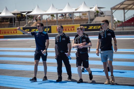 Nicholas Latifi (CDN) Williams Racing Test and Development Driver and George Russell (GBR) Williams Racing walk the circuit with the team.
20.06.2019. Formula 1 World Championship, Rd 8, French Grand Prix, Paul Ricard, France, Preparation Day.
 - www.xpbimages.com, EMail: requests@xpbimages.com - copy of publication required for printed pictures. Every used picture is fee-liable. © Copyright: Bearne / XPB Images