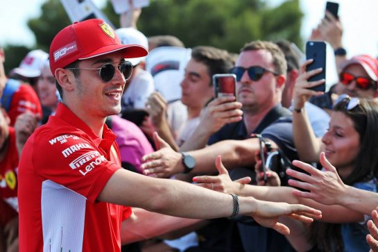 Charles Leclerc (MON) Ferrari with fans.
20.06.2019. Formula 1 World Championship, Rd 8, French Grand Prix, Paul Ricard, France, Preparation Day.
- www.xpbimages.com, EMail: requests@xpbimages.com - copy of publication required for printed pictures. Every used picture is fee-liable. © Copyright: Moy / XPB Images