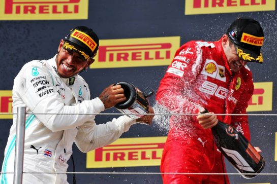 Race winner Lewis Hamilton (GBR) Mercedes AMG F1 celebrates on the podium.
23.06.2019. Formula 1 World Championship, Rd 8, French Grand Prix, Paul Ricard, France, Race Day.
- www.xpbimages.com, EMail: requests@xpbimages.com - copy of publication required for printed pictures. Every used picture is fee-liable. © Copyright: Moy / XPB Images