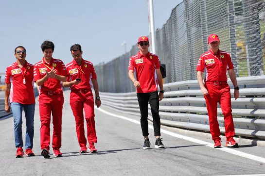 Charles Leclerc (MON) Ferrari walks the circuit with the team.
27.06.2019. Formula 1 World Championship, Rd 9, Austrian Grand Prix, Spielberg, Austria, Preparation Day.
 - www.xpbimages.com, EMail: requests@xpbimages.com - copy of publication required for printed pictures. Every used picture is fee-liable. © Copyright: Bearne / XPB Images