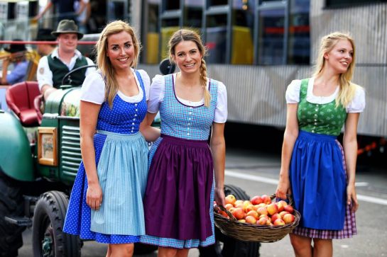 Paddock atmosphere - Formula Una girls.
27.06.2019. Formula 1 World Championship, Rd 9, Austrian Grand Prix, Spielberg, Austria, Preparation Day.
- www.xpbimages.com, EMail: requests@xpbimages.com - copy of publication required for printed pictures. Every used picture is fee-liable. © Copyright: Moy / XPB Images